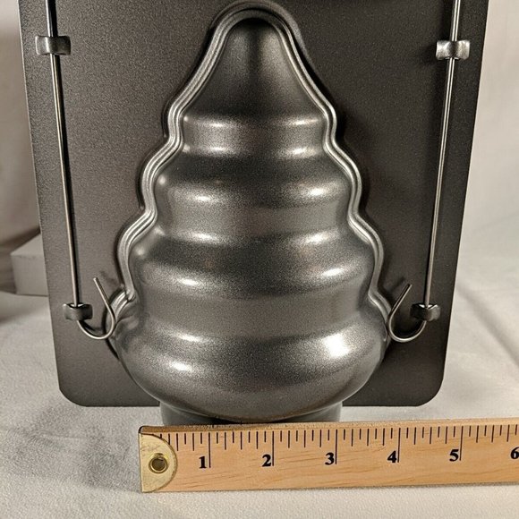 President's Choice 3 Dimensional Tree Cake Pan - Open Box - Never Used - Picture 10 of 11